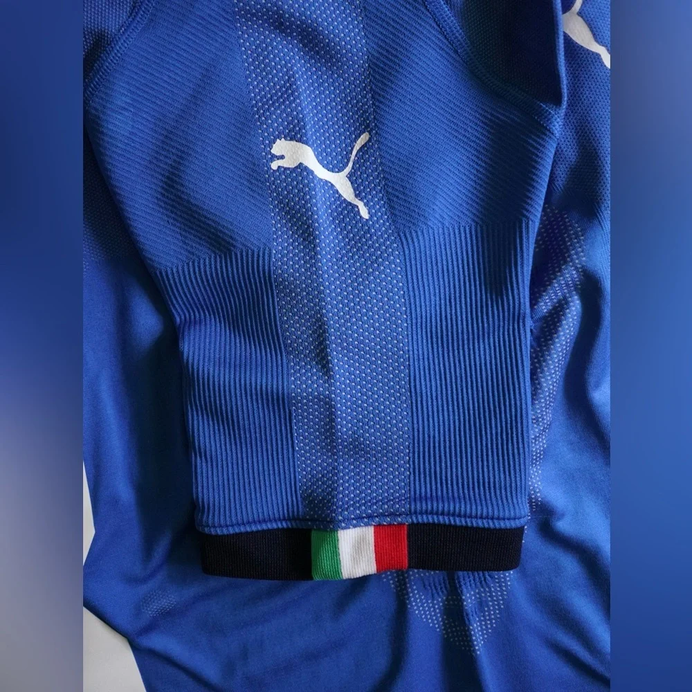 NWT Puma Italy EvoKNIT Men’s Home Soccer Jersey 2018-2019 (Size S) - Picture 4 of 8